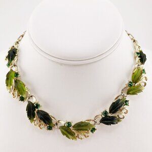 LISNER Vintage molded green fruit salad style leaf choker necklace 1950s jewelry